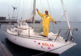 Yachtsman sets sail for solo around-the-globe voyage